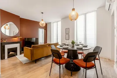Coin salon dans l'établissement B21#République#Marais#3BedRooms#Paris03#Air-conditioning