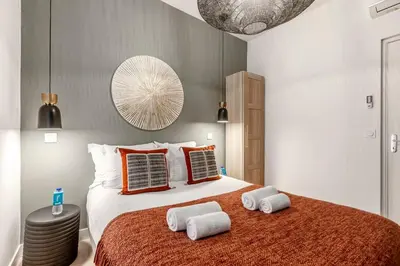 Un ou plusieurs lits dans un hébergement de l'établissement B21#République#Marais#3BedRooms#Paris03#Air-conditioning