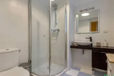 Salle de bains dans l'établissement Semard - KP - Ideal apartment for 4 people - PARIS 9ème
