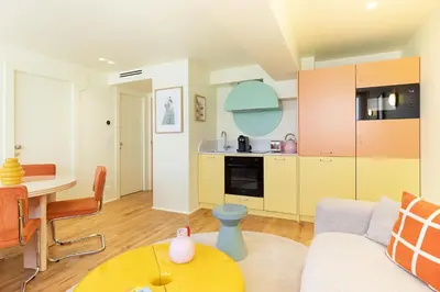 Cuisine ou kitchenette dans l'établissement Paris Home Collection - Serviced Apartments Champs-Elysées - Rue de Ponthieu