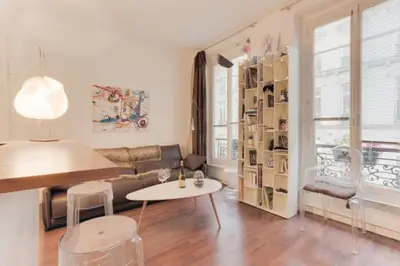 Coin salon dans l'établissement GuestReady - Urban haven near Opera