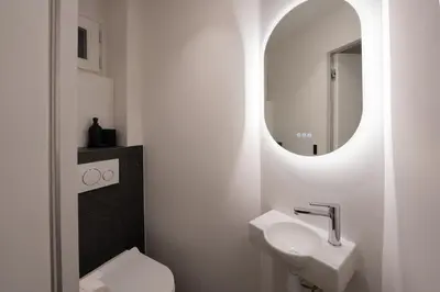 Salle de bains dans l'établissement 2BR Apt with AC - ideal nest for families
