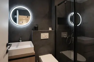 Salle de bains dans l'établissement 2BR Apt with AC - ideal nest for families
