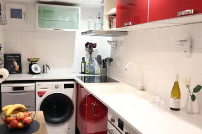 Cuisine ou kitchenette dans l'établissement Love House - Maison entière et son jardin - Rare à Paris