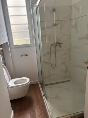 Salle de bains dans l'établissement Charming Paris apartment