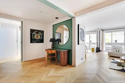 Télévision ou salle de divertissement dans l'établissement Magnifique appartement 140 m2 avec terrasse - bail mobilité