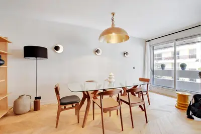 Coin salon dans l'établissement Magnifique appartement 140 m2 avec terrasse - bail mobilité