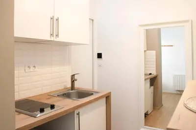 Salle de bains dans l'établissement Studio - 2P - Champs Elysées