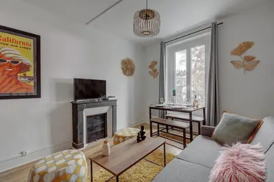 Télévision ou salle de divertissement dans l'établissement 582 Pretty - Cosy studio in Paris