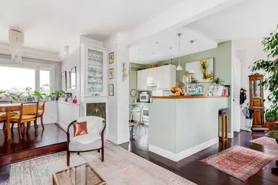 Cuisine ou kitchenette dans l'établissement Le Boursault - Stunning Penthouse, Terrace, Parking