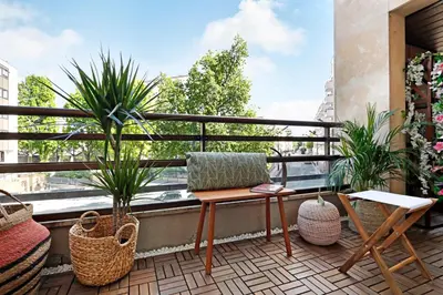 Balcon ou terrasse dans l'établissement Spacieux 2 pièces rénové avec terrasse et parking proche La Défense