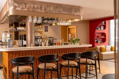 Salon ou bar de l'établissement Belinda Hôtel & Spa