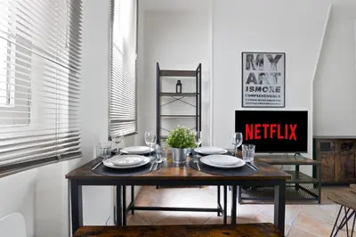 Plan de l'établissement Heart of Paris 1BR-4P Le Marais 7 Free Netflix