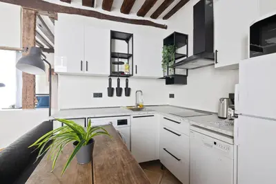 Plan de l'établissement Heart of Paris 1BR-4P Le Marais 7 Free Netflix