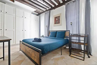 Plan de l'établissement Heart of Paris 1BR-4P Le Marais 7 Free Netflix