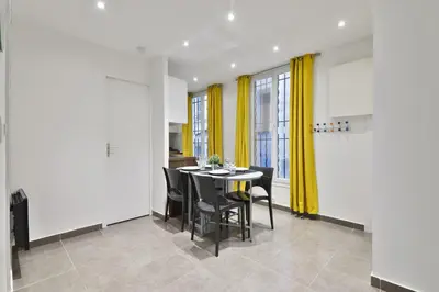 Plan de l'établissement Heart of Paris 1BR-6P Le Marais 8 Free Netflix