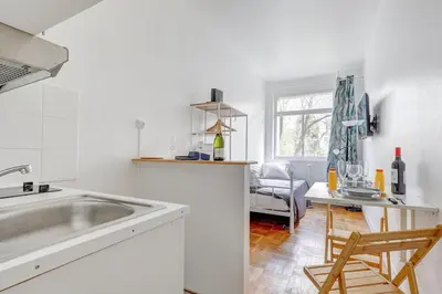 Cuisine ou kitchenette dans l'établissement 511 Suite Suchet - Cosy studio in Paris 16th