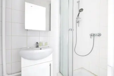 Salle de bains dans l'établissement 511 Suite Suchet - Cosy studio in Paris 16th