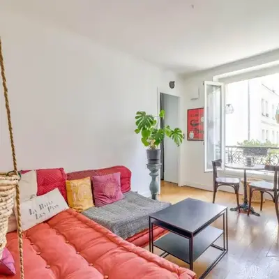 Lovely 1BR Flat near Voltaire metro station