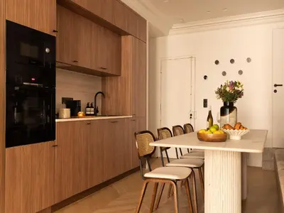 Cuisine ou kitchenette dans l'établissement Elegant appt- AC-2BR-6P- Musée du Louvre