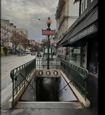 Plan de l'établissement 15 minute stade france métro au pied de l immeuble a saint ouen