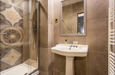 Salle de bains dans l'établissement Charming 2BR # Grands Boulevards