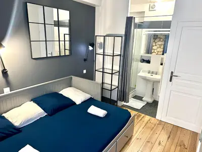 Un ou plusieurs lits dans un hébergement de l'établissement HSH - LE CHAPELAIS CLICHY MONTMARTe
