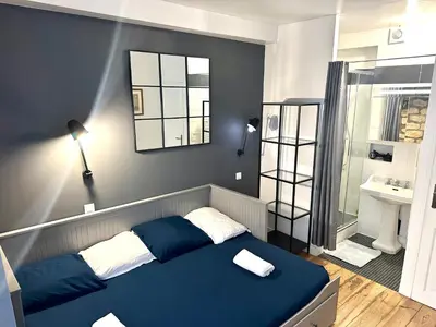 Un ou plusieurs lits dans un hébergement de l'établissement HSH - LE CHAPELAIS CLICHY MONTMARTe