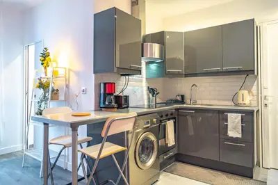 Cuisine ou kitchenette dans l'établissement Appartement Place Monge 3 Guests