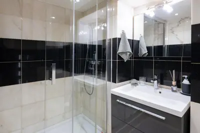 Salle de bains dans l'établissement Apt Grands Boulevards 4 Guests