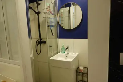 Salle de bains dans l'établissement Santé - LB - Petit cocon dans le 14ème, Paris pour 2p