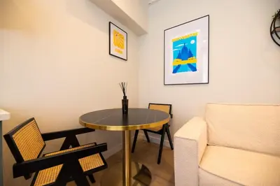 Coin salon dans l'établissement Cosy Studio with Prime Location, Le Marais