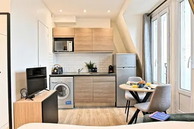 Cuisine ou kitchenette dans l'établissement Studio élégant à Neuilly entre Paris et La Défense