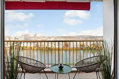 Balcon ou terrasse dans l'établissement Riverside Chic Loft