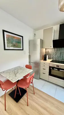 Cuisine ou kitchenette dans l'établissement Maison 88 Malakoff