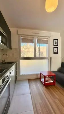 Cuisine ou kitchenette dans l'établissement Maison 88 Malakoff