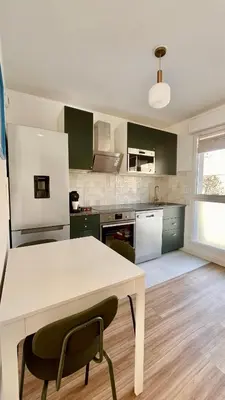 Cuisine ou kitchenette dans l'établissement Maison 88 Malakoff