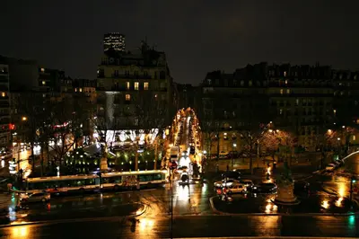 Vue générale sur Paris ou vue de la ville depuis l'hôtel
