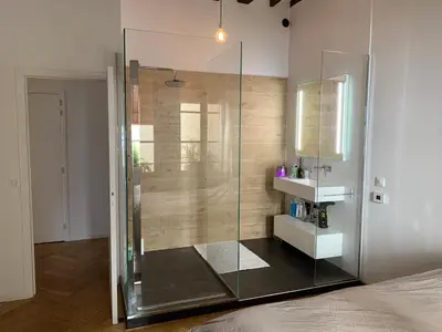 Salle de bains dans l'établissement Superbe et inoubliable Appart Le Marais Paris