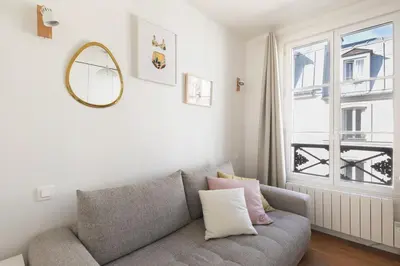 Coin salon dans l'établissement Gambey 2 - CI - CLASSIC - Cosy and calm Parisian flat for 2pers