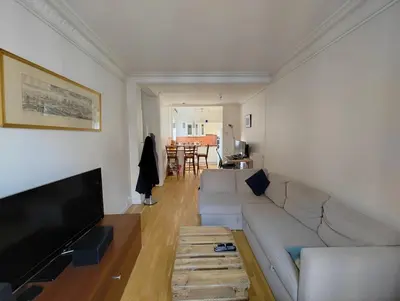 Télévision ou salle de divertissement dans l'établissement Dagorno - CI - Paris 12eme - Appartement pour 4 personnes