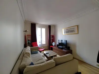 Télévision ou salle de divertissement dans l'établissement Dagorno - CI - Paris 12eme - Appartement pour 4 personnes