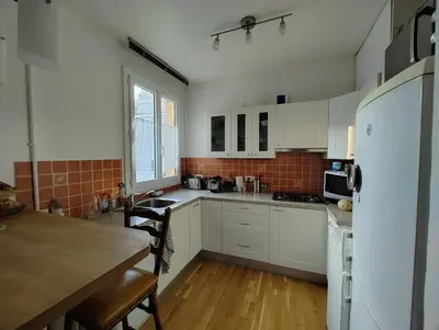 Cuisine ou kitchenette dans l'établissement Dagorno - CI - Paris 12eme - Appartement pour 4 personnes