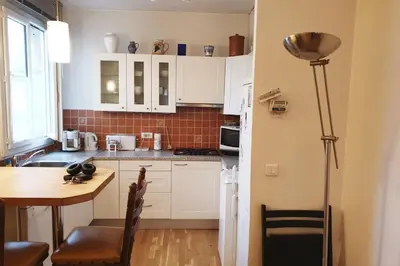 Cuisine ou kitchenette dans l'établissement Dagorno - CI - Paris 12eme - Appartement pour 4 personnes
