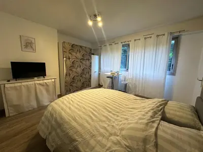 Un ou plusieurs lits dans un hébergement de l'établissement Superbe Studio Miromesnil Elysée