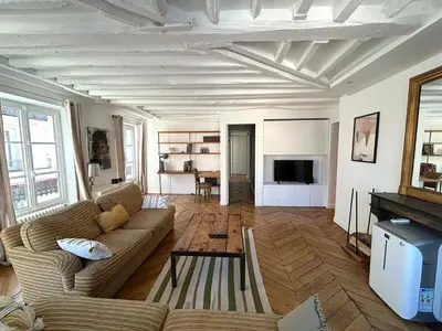 Télévision ou salle de divertissement dans l'établissement Outstanding and sunbathed 3 br
