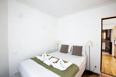 Un ou plusieurs lits dans un hébergement de l'établissement Nid cosy pour 2 pers -Canal St Martin -Paris 10*
