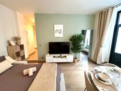 Télévision ou salle de divertissement dans l'établissement Apartment - Arc de Triomphe - 4 people