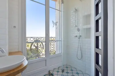 Salle de bains dans l'établissement Appartement Poliveau - Welkeys