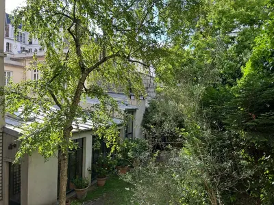 Jardin de l'établissement 42ChercheMidi New 100m2 3BR Designer Flat in Paris 6th St Germain-des-Près